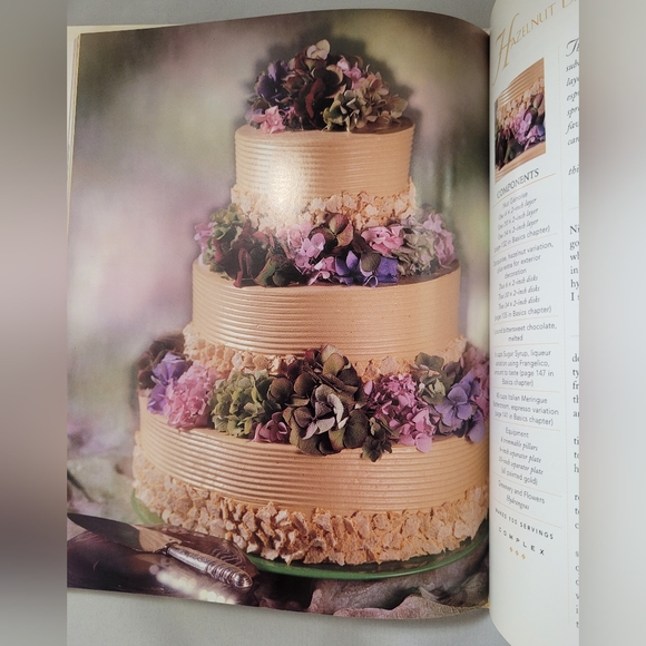The Wedding Cake Book - Dede Wilson - Picture 8 of 11